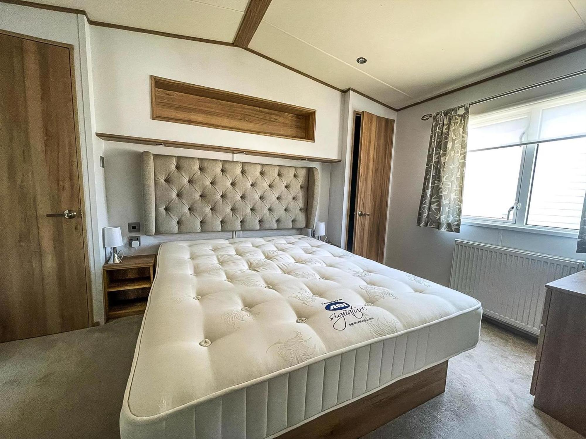 Beautiful Caravan With Decking At Carlton Meres Park, Suffolk Ref 60022m