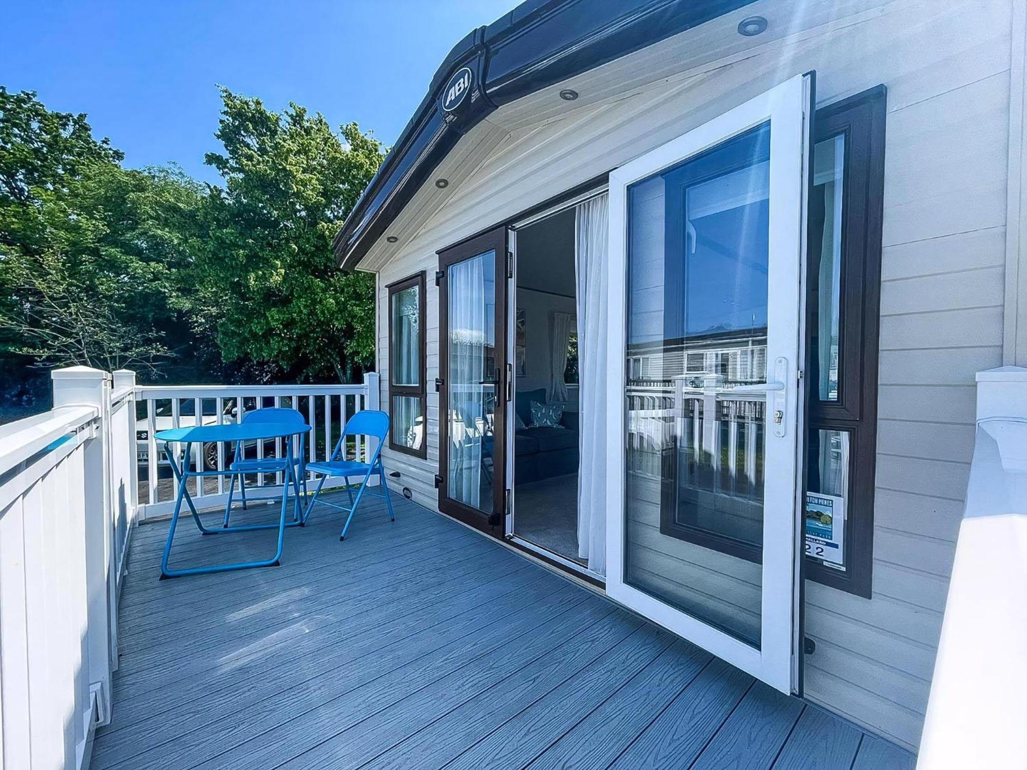 Кемпинг Beautiful Caravan With Decking At Carlton Meres Park, Suffolk Ref 60022m